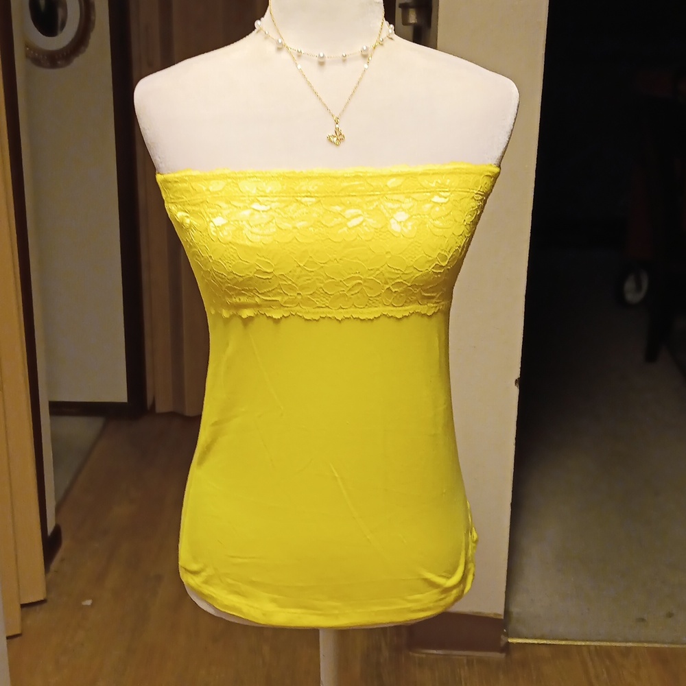ACTIVE BASIC YELLOW FLORAL LACE TUBE TOP